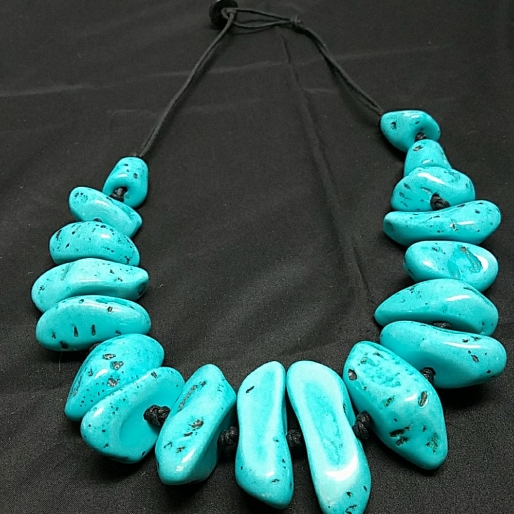 Turquoise colored  chunky necklace